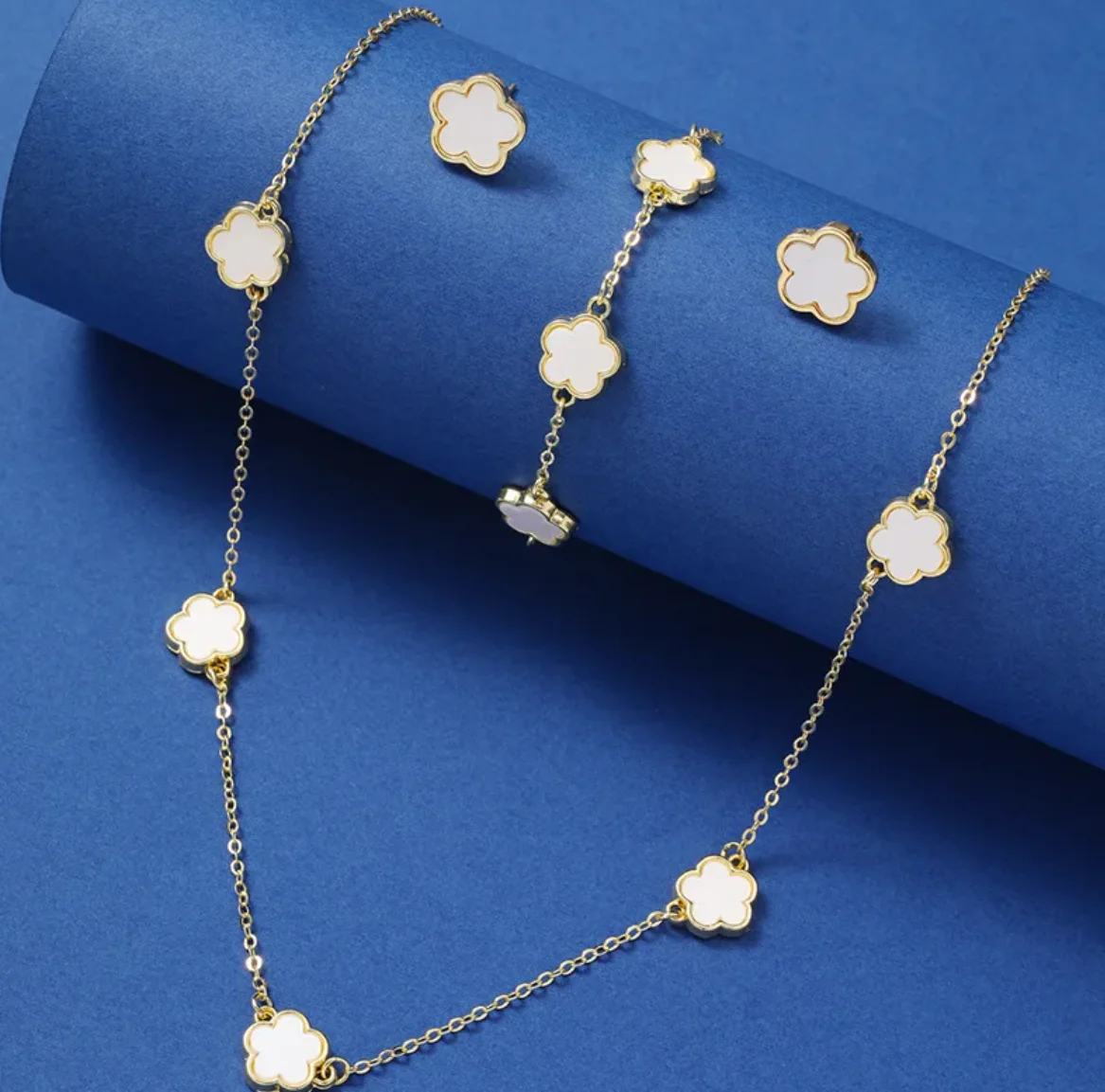 Single Sided Five Leaf Flower Jewelry Set Necklace Bracelet Earring Stainless Steel Hot Selling Plum Blossom Jewelry Wome Clover