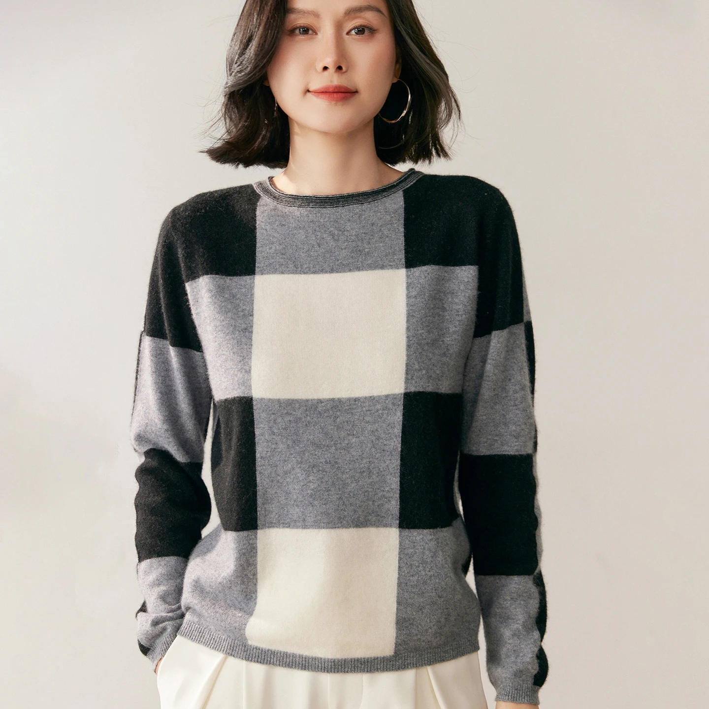 100% cashmere women's round neck knitted pullover for autumn and winter new color blocked top soft high-end women's sweater
