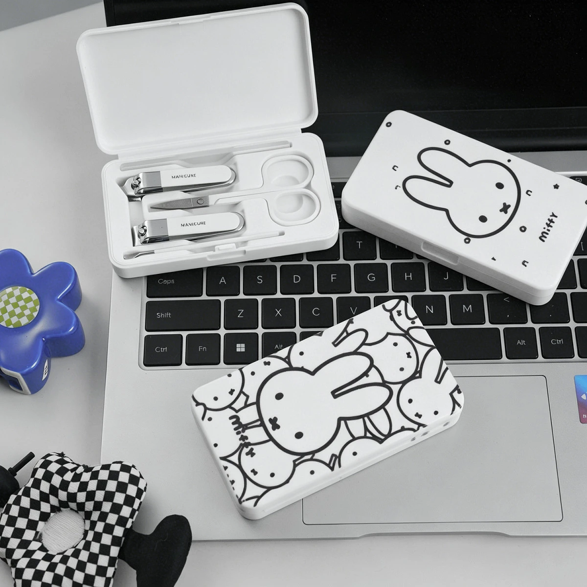 Cute White Rabbit Cartoon Nail - Model Kit Tools review and price