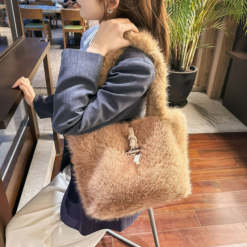 

Cute Fluffy Tote Bag Women Autumn Winter Simple Shoudler BagTextured Casual and Simple Design Fashion Replica Designer Bags
