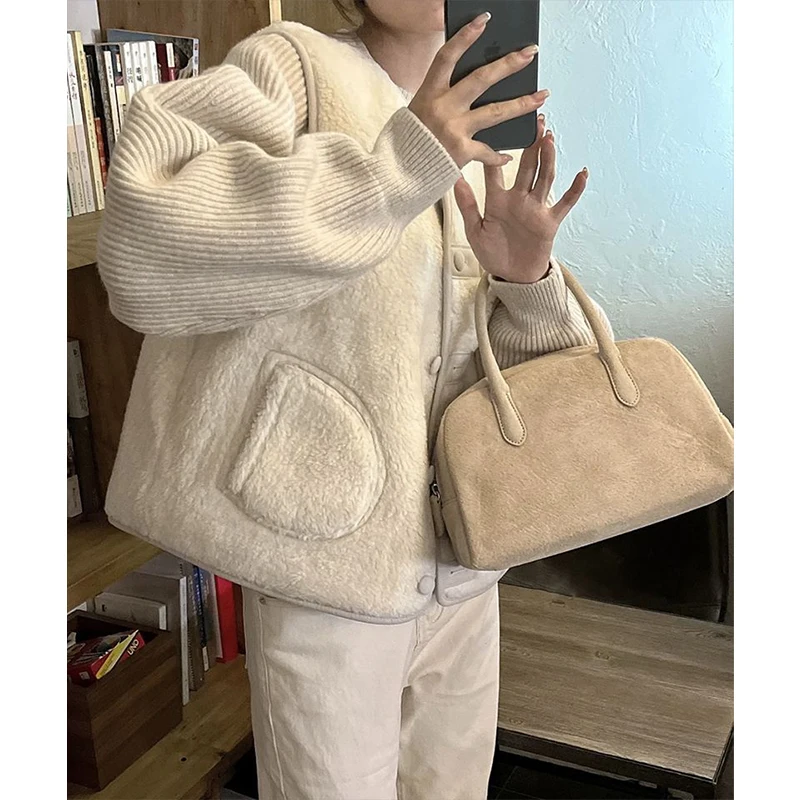 Lamb Wool Vest Women Fashion Cropped Faux Fur Waistcoat Jacket Korean Sleeveless Fluffy Coats Winter Single Breasted Outerwears
