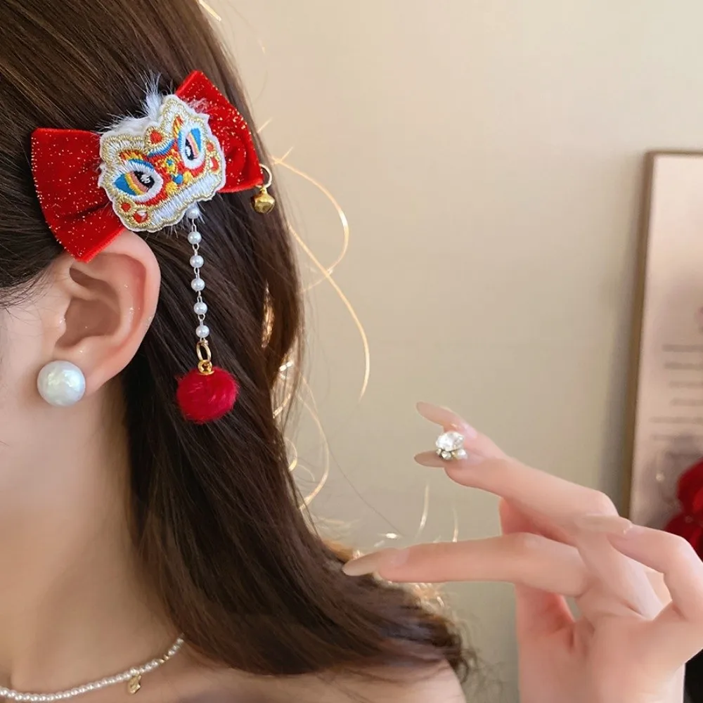 Épingle à cheveux avec pompon chinois danse du Lion, boules rouges en peluche, couvre-chef Kimono japonais, accessoires pour cheveux de fille
