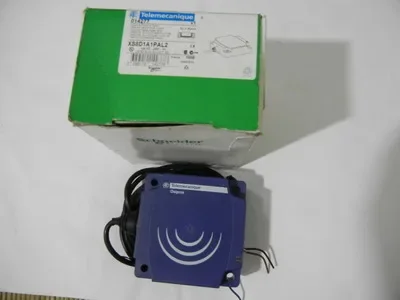 

New square proximity switch XS8D1A1PAL2