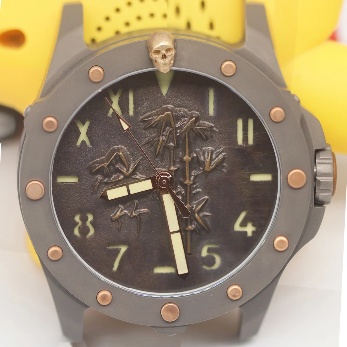 Sapphire glass   meteorite/Embossed  dial Automatic mechanical waterproof dive   bronze /titanium Military watch for men fashion