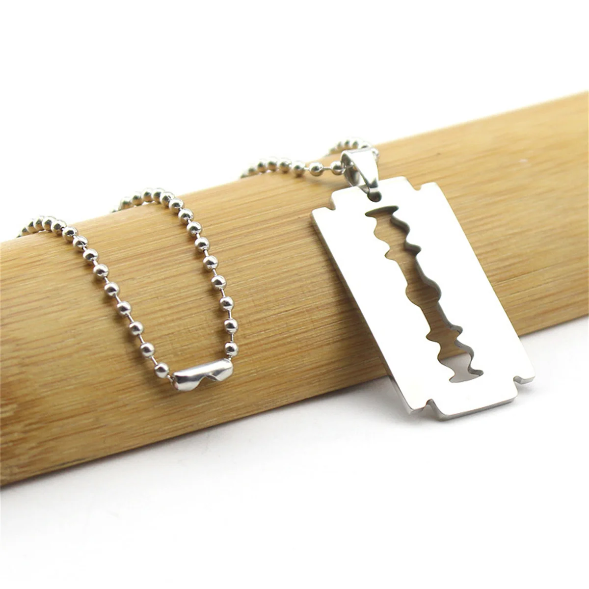 Punk Rock Razor Necklace Stainless Steel Blade Pendant Dog Tag Chain for Men Personalized Jewelry Halloween Gift