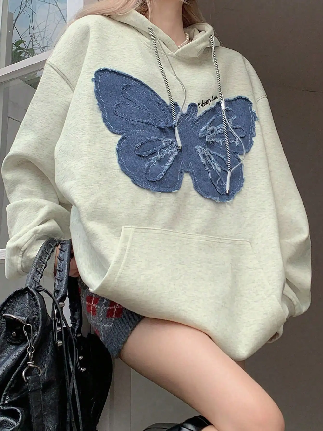 2024Chic Autumn and Winter Casual Embroidered Letters Butterfly Patch Drawstring Hooded Loose Sweatshirt