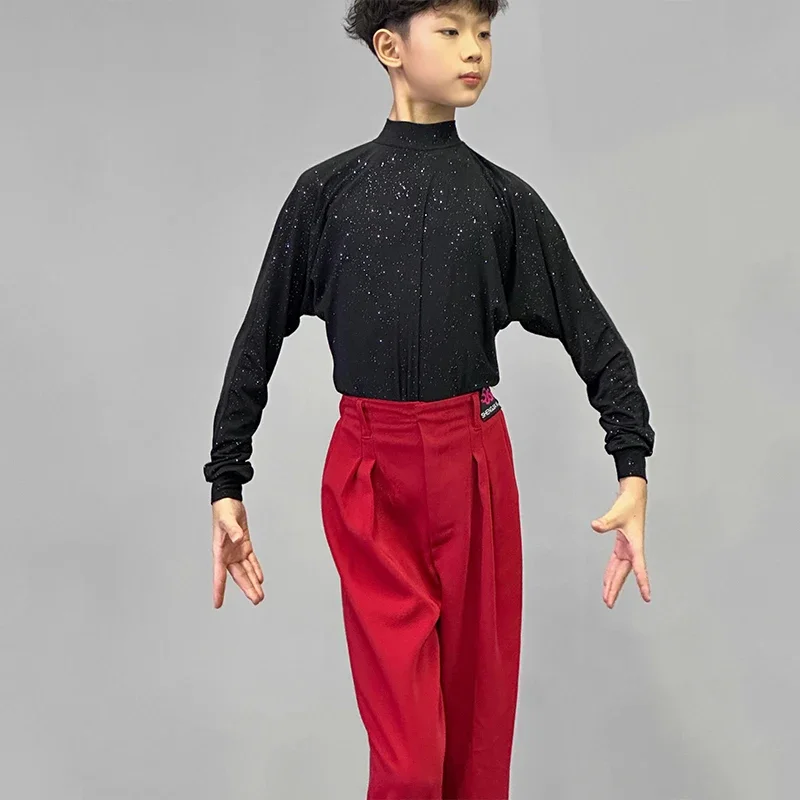 Ropa de competición de baile latino para niños, Tops negros de lentejuelas de manga larga, pantalones rojos, traje de baile de salón Cha para niños DNV21106