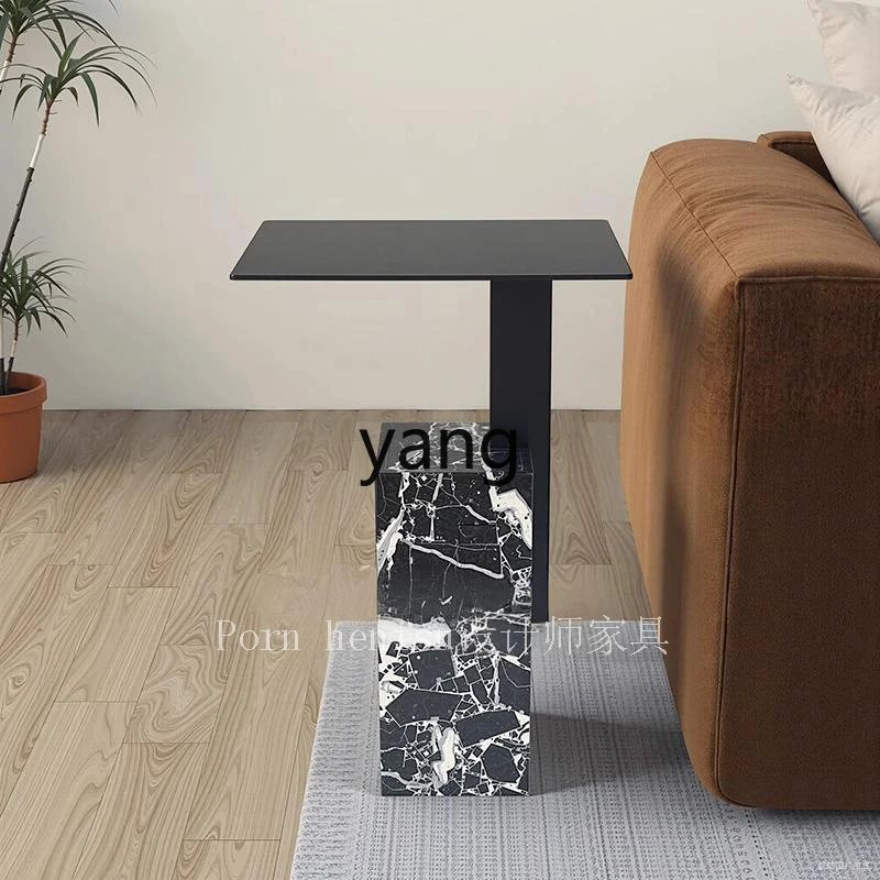 Stolik boczny do sofy LMM, designerski stolik do salonu w willi, mały stolik kawowy, stolik pomocniczy