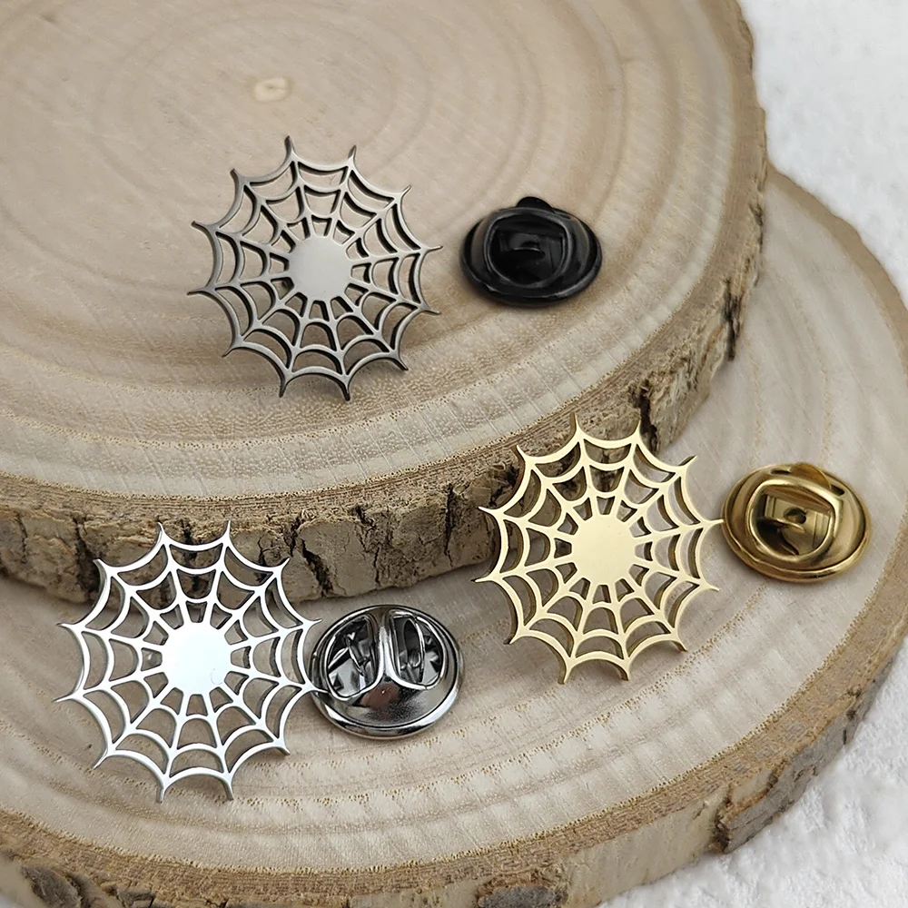 New spider web lapel pin, fashionable stainless steel badge, retro style brooch suit accessories, suitable for party wear