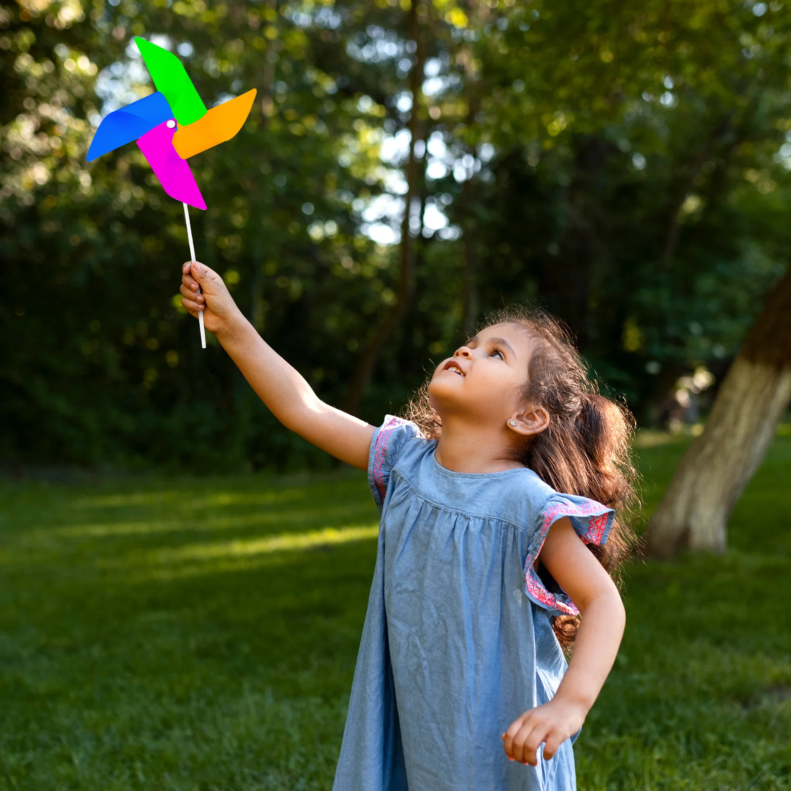 

12Pcs Blank Windmills DIY Painting Paper Pinwheels Educational Creative Drawing Activity for Kids Hand-Brain Coordination