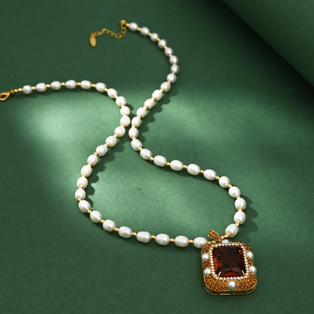 Medieval Fashion Temperament Freshwater Pearl Geometric Square Gem Pendant Necklace Light Luxury High-end Jewelry for Women