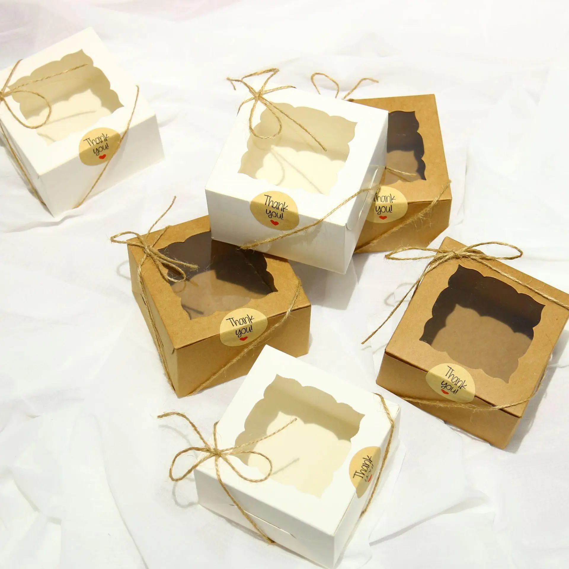 10/30/50Pcs Kraft Papier Offenes Fenster Geschenk Box Backen Kuchen Tasse Favor Süßigkeiten Verpackung Boxen mit Aufkleber Seil Hochzeit Party Decor