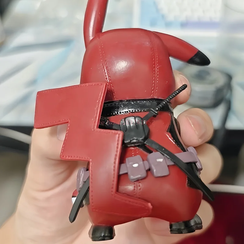 Gorąca sprzedaż Pikachu Deadpool rysunek Q-wersja Pikachu figurka statua Model dekoracja biurka kolekcja lalki zabawki prezent urodzinowy