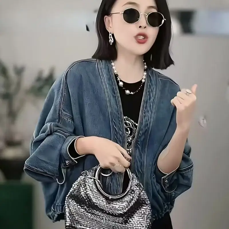 

Джинсовое пальто с мехом, женская зимняя подкладка из овчины, укороченная стеганая функциональная водолазка с капюшоном и четырьмя карманами, приталенные куртки с клапаном Femme