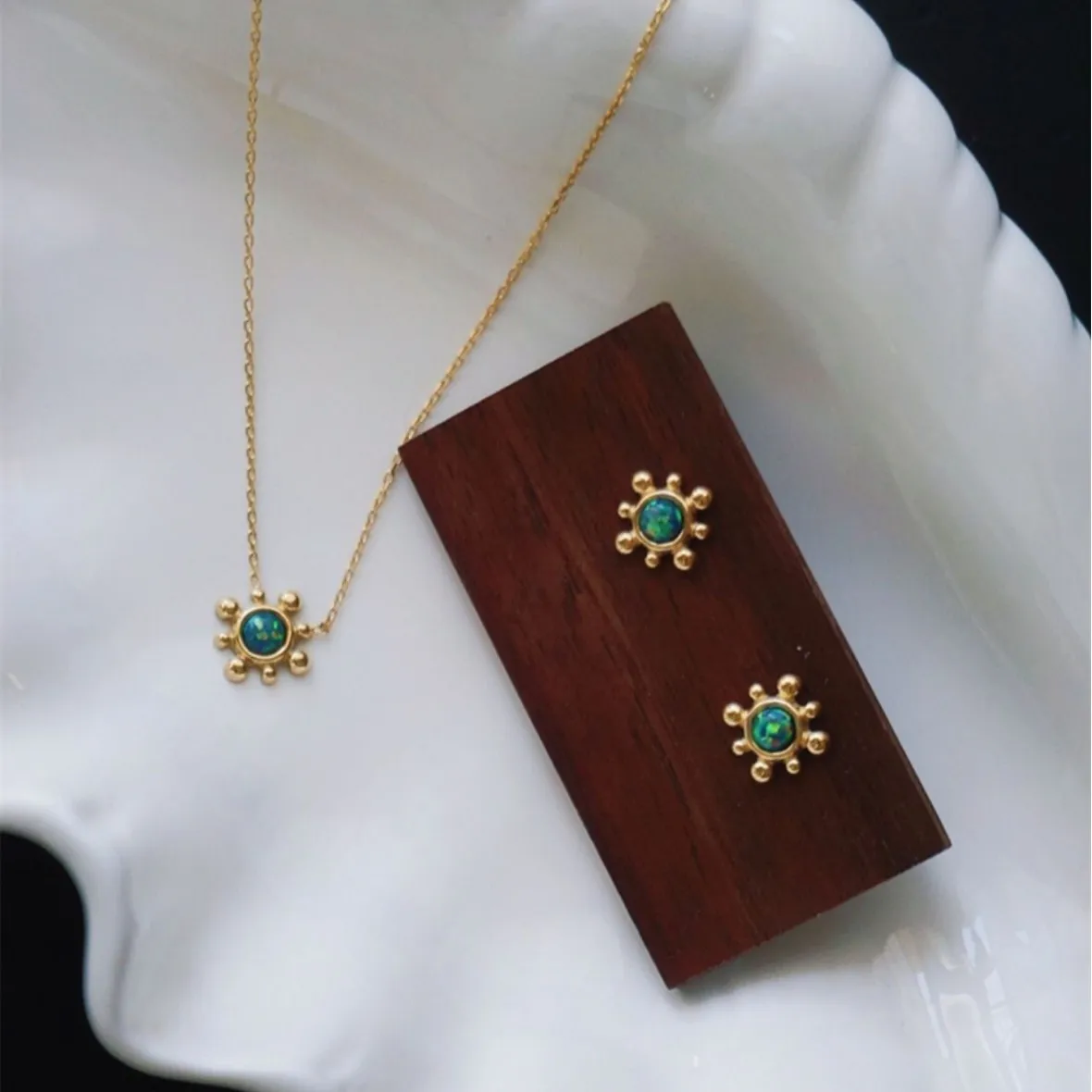 Dreamy Opal Sunflower Stud Earrings S925 Silver 18K Gold Plated Simple Luxury Delicate Ear Jewelry For Women