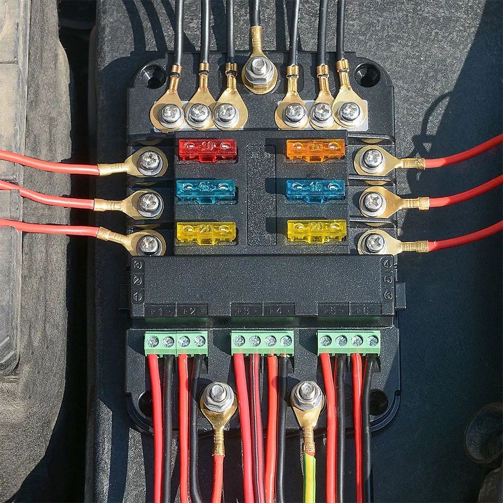 صندوق 10-24 فولت السيارات المزدوجة قطع الغيار تنصهر لوحة التوزيع 12 فولت البحرية محطة حامي الدائرة حامل السيارات كتلة البحرية فيوز