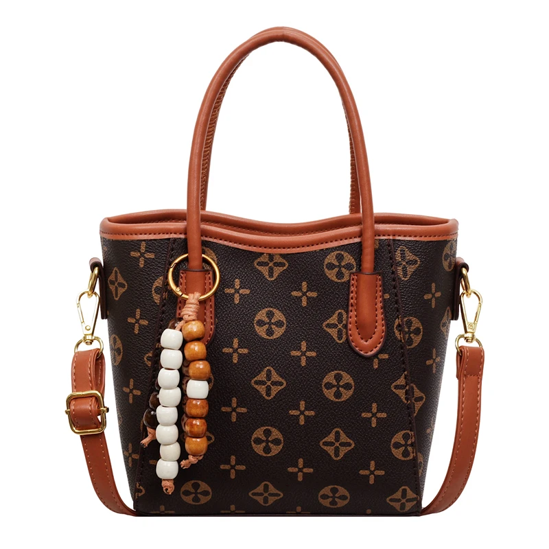 Luxury Leather Diaper Bag For Women Designer Crossbody Bag Elegant Minimalist Vintage Style Letter Logo