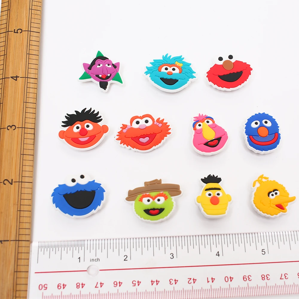 16-100 Stück Bestseller Cartoon-Kekse Gelber Vogel Monster-Serie PVC-Schuhzubehör Abnehmbare DIY Kreative Schuhdekorationen – Detail 8
