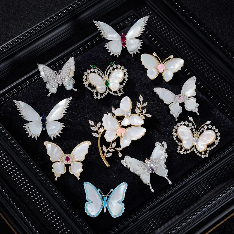 

Luxury Butterfly Brooch 18K Gold Plated Mother of Pearl Wing Bridal Wedding Pin for Women Elegant Gift Fine Jewelry Wholesale