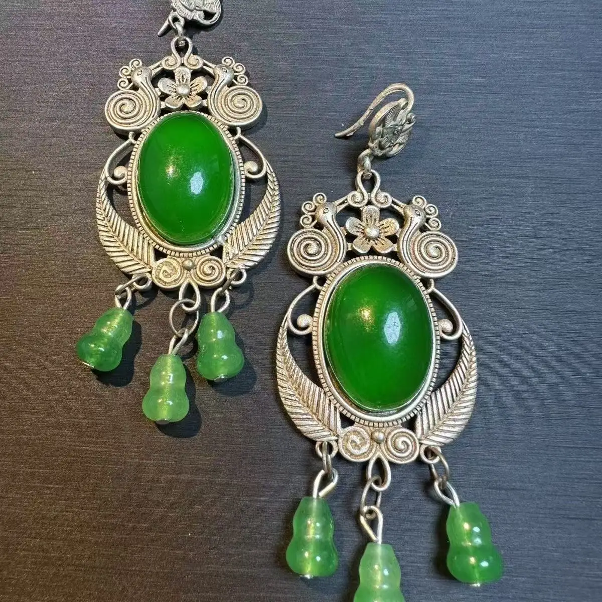 

Vintage Style Earrings Antique Silver Plated Cloisonne with Red Green Gemstone Tibetan Silver Jewelry