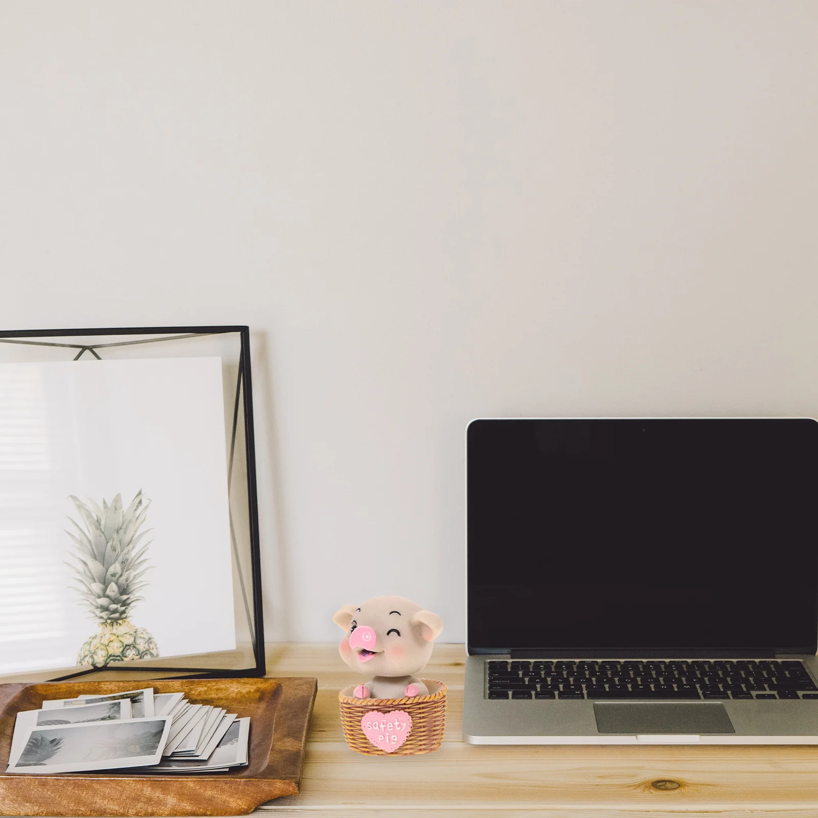 

Shaking Head Cartoon Pig Nodding Pig Figure Resin Car Dashboard Ornament Creative Pendant Home Office Decoration