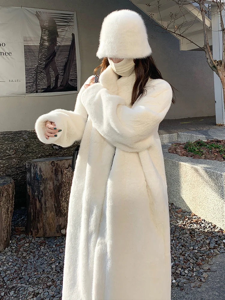 Cappotti con collo in pelliccia sintetica Cinture invernali da donna Goth naturale a righe Elegante scollo a V caldo Completo con lacci Evento alla moda Senza macchie Lungo elastico