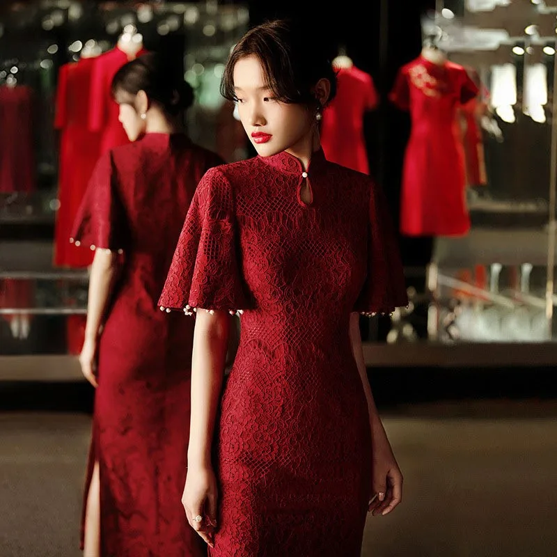 

The can wear a cheongsam and red toasting dress Women dignified grand engagement in daily life