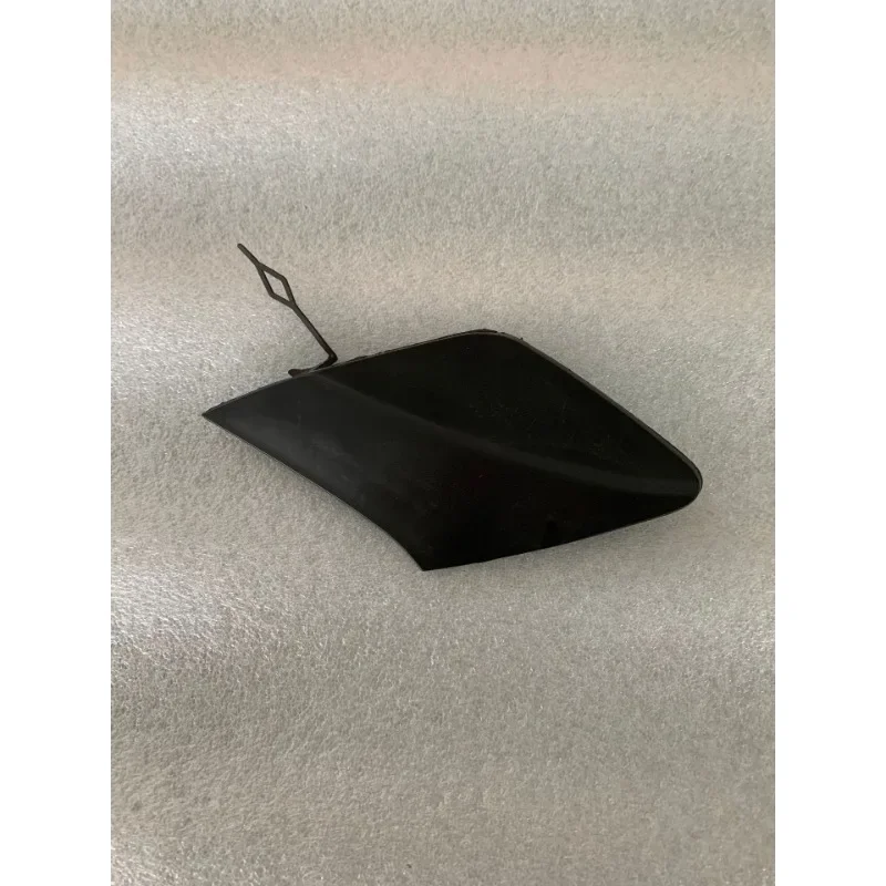 

1 PC CCC1743011504 Front Bumper Trailer Cover for Chevrolet CRUZE 2017-