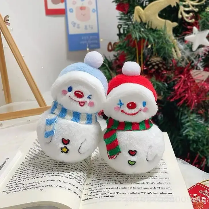 

Зимний плюшевый орнамент в виде снеговика-уютный шарф, кукла, брелок для декора рождественской елки и сумка для чулок, очаровательный подарок на вечеринку