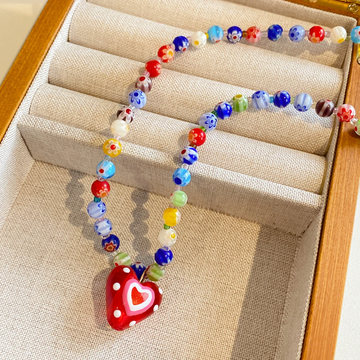 Colorful Glass Bead Heart-shaped Pendant Necklaces for Women Dopamine Sweet Collarbone Chains Light Luxury Romantic Necklace F
