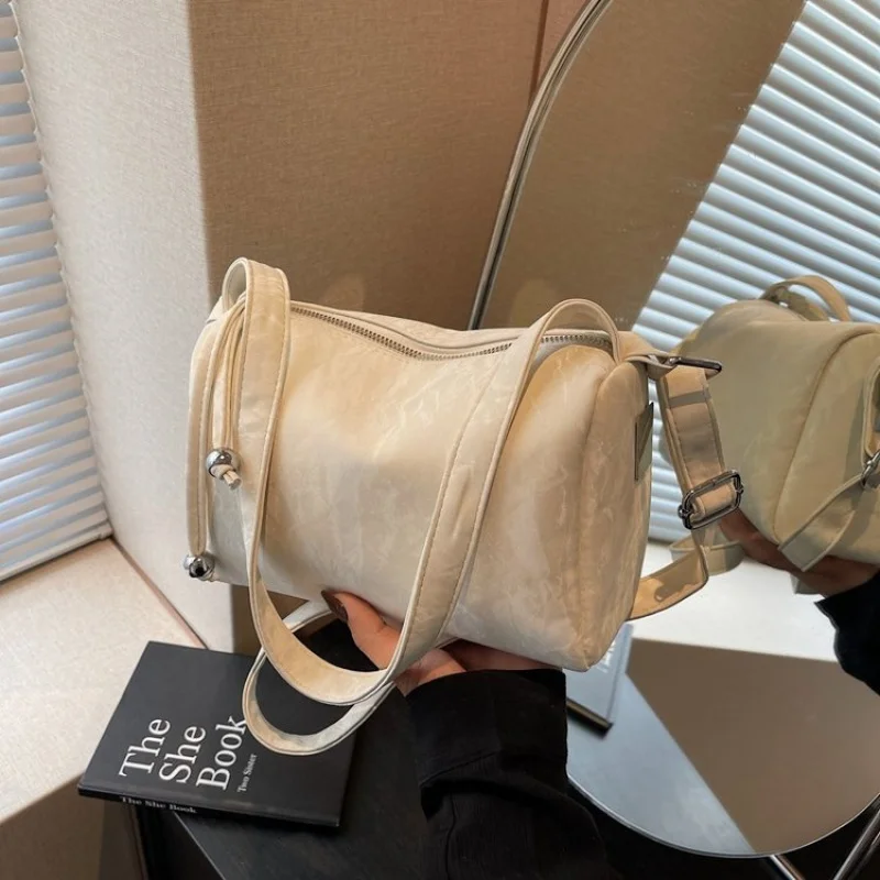 

2025 New High-end Luxury Brand Ladies Leather Tote Bag Famous Designer Simple Paris Elegant​