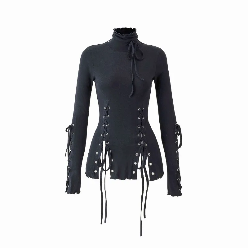 Czarno-biała, perforowana, sznurowana, dopasowana bluzka z wysokim dekoltem, koszulka bazowa, falbanki na brzegach, lekko prześwitująca, wysoce elastyczna dzianina.