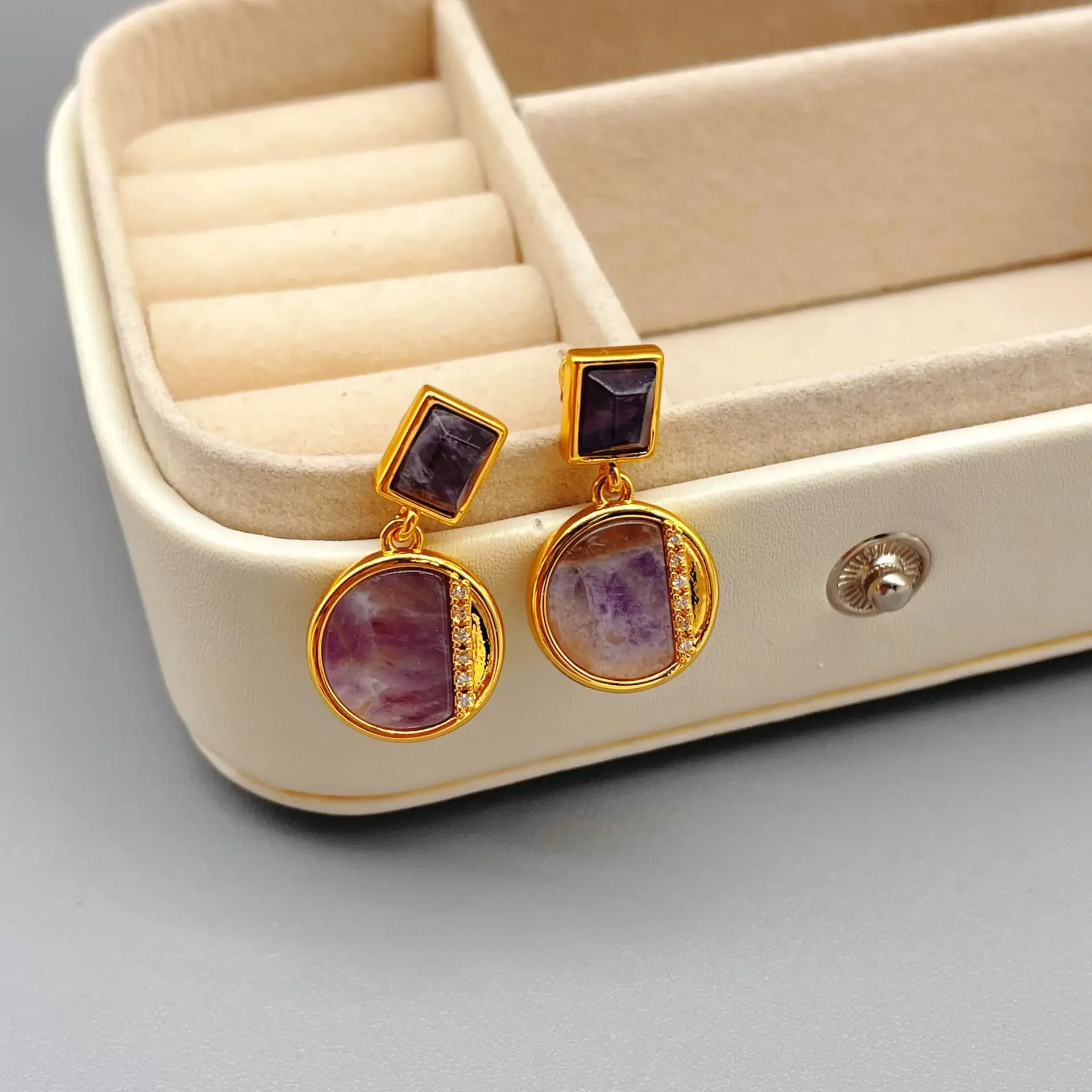 

European and American retro new natural amethyst high-end temperament simple personalized stud earrings