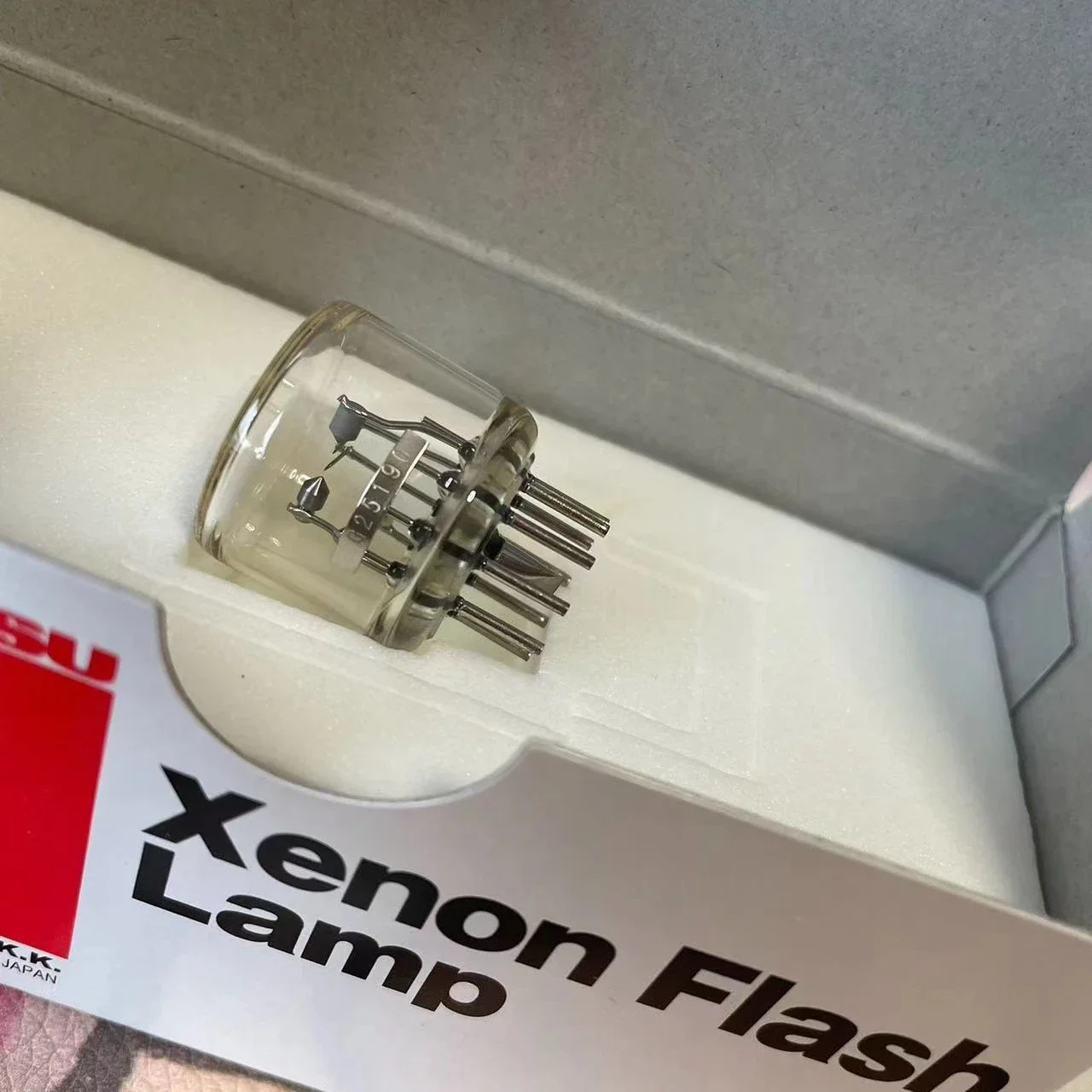 

Original HAMAMATSU L4646 10W Xenon Flash Lamp For Horiba APSA-370 APSA370 SO2 Spectro Analysis