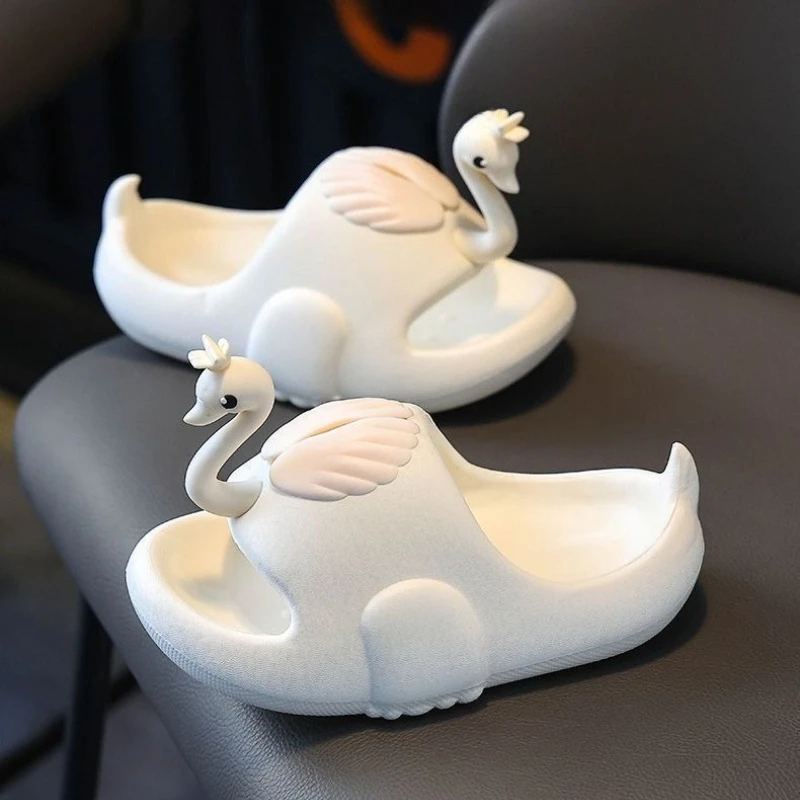 

Новые детские летние нескользящие тапочки-лебеди с мультяшным дизайном для девочек, для дома и улицы, 2026 год