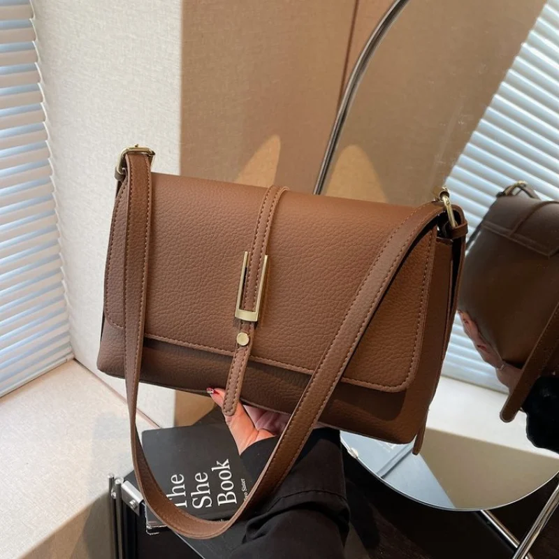 حقيبة كروس نسائية كلاسيكية بحزام على شكل سلسلة وحقيبة يد عصرية بتصميم فاخر وحقيبة كتف نسائية