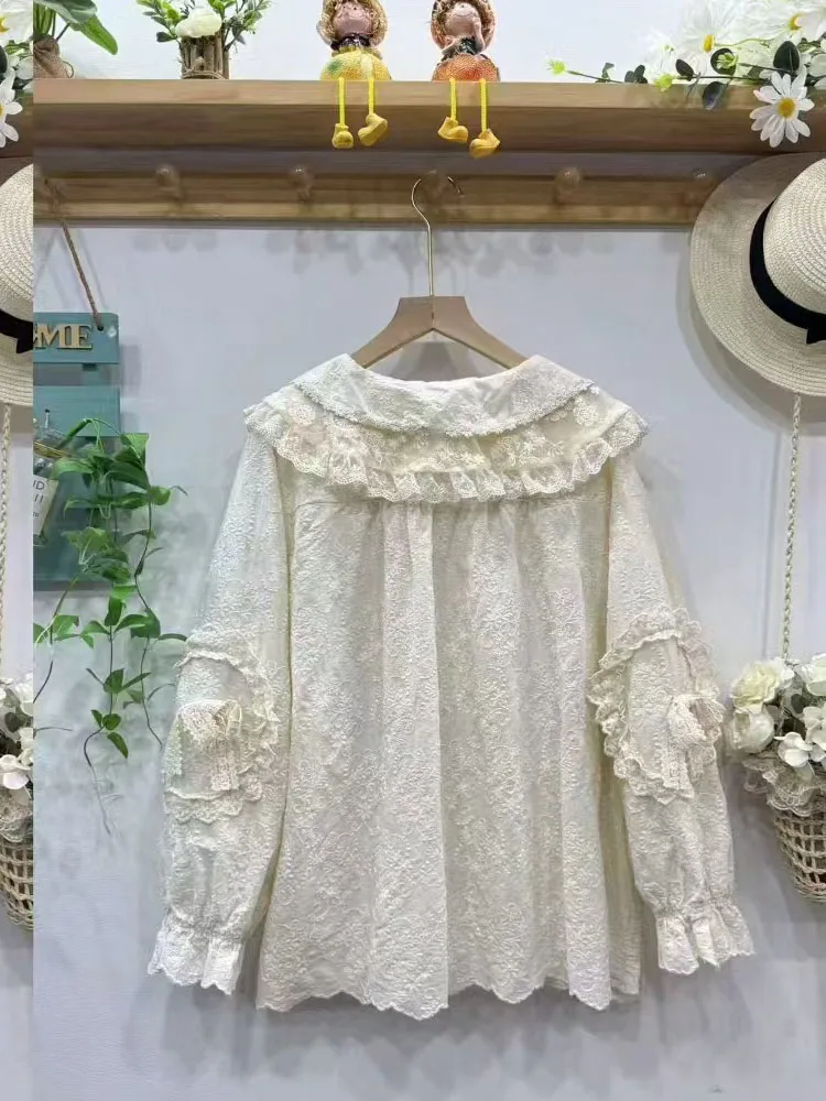 جديد 2025 قميص كتان قطني بأكمام طويلة للخريف ، دانتيل مطرز مكشكش للنساء ، بلوزة فضفاضة للتنقل الجميل من Mori Girl T58556CC