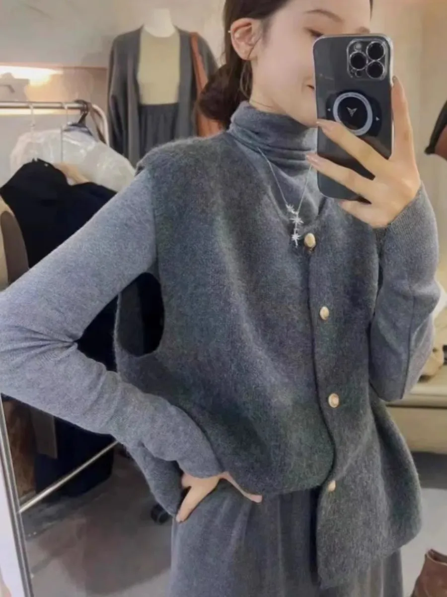 Fashionable Knitted Base Shirt Casual Inner Wear Single Button Layering Versatile  Color Commute Style Vest for Women