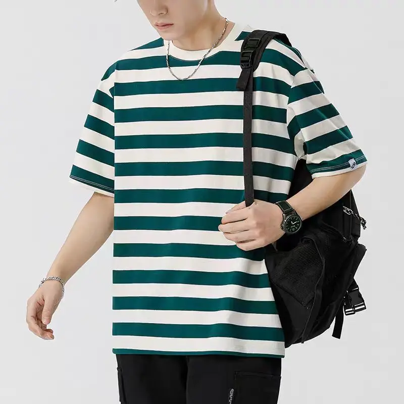 Modne minimalistyczne nowe letnie koszulki męskie wokół szyi w paski z krótkim rękawem luźna moda Harajuku wszechstronne Casual topy sportowe