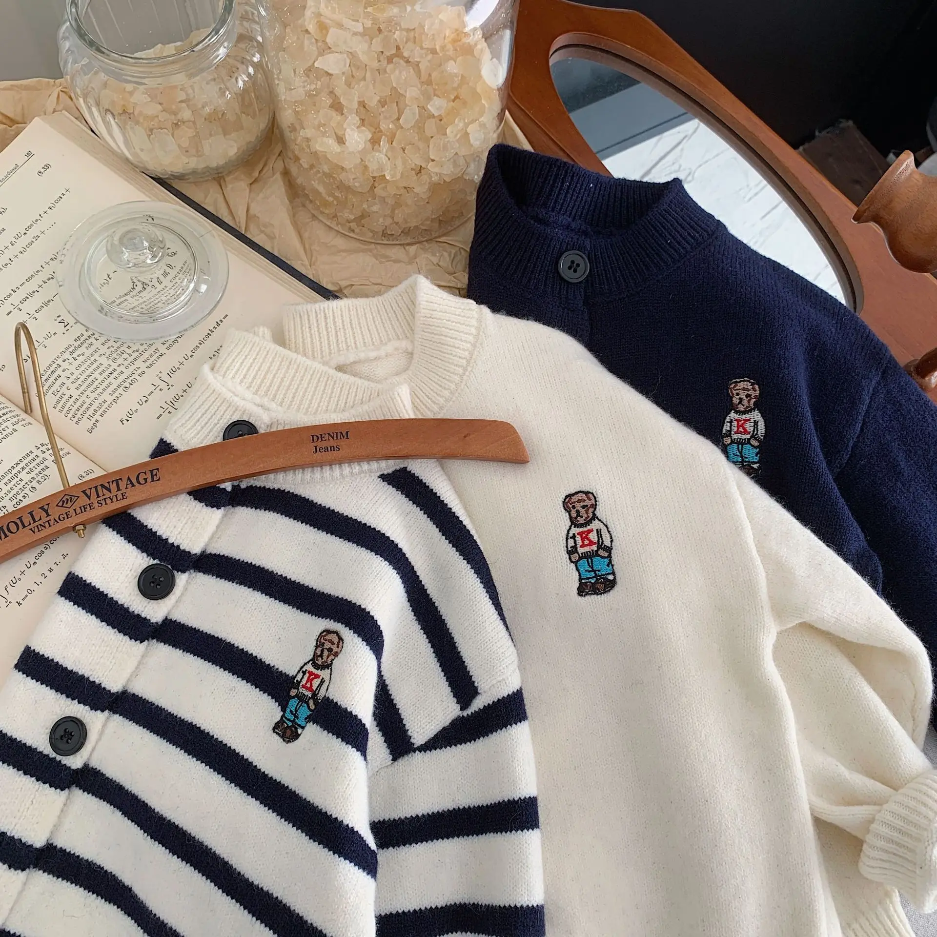 2024 Autumn Girls Boys Casual Soft Knitting Sweaters Kids Bear Cardigan Three Colors