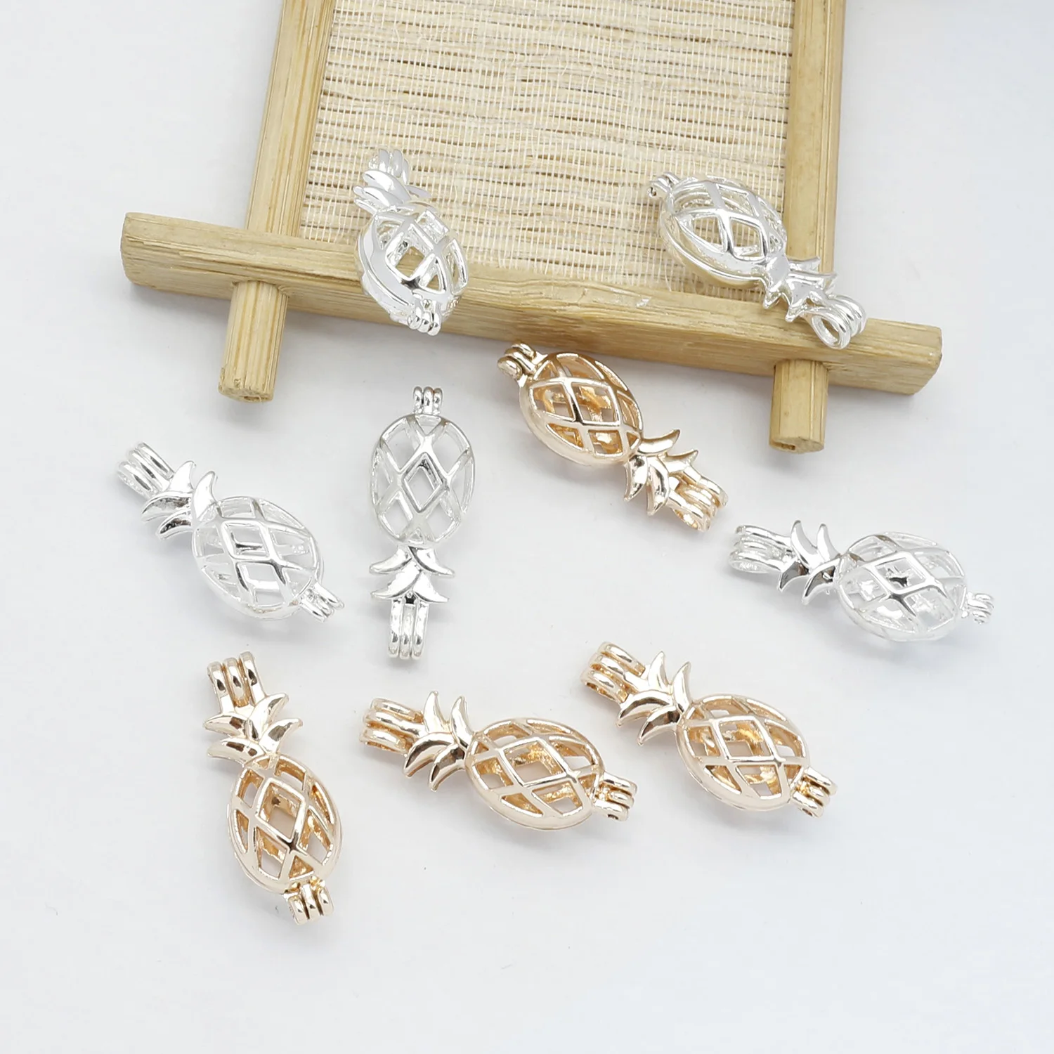 

10pcs Pineapple Pearl Cage Locket Pendants Aromatherapy Essential Oil Diffuser Necklace Locket For DIY Jewelry ﻿