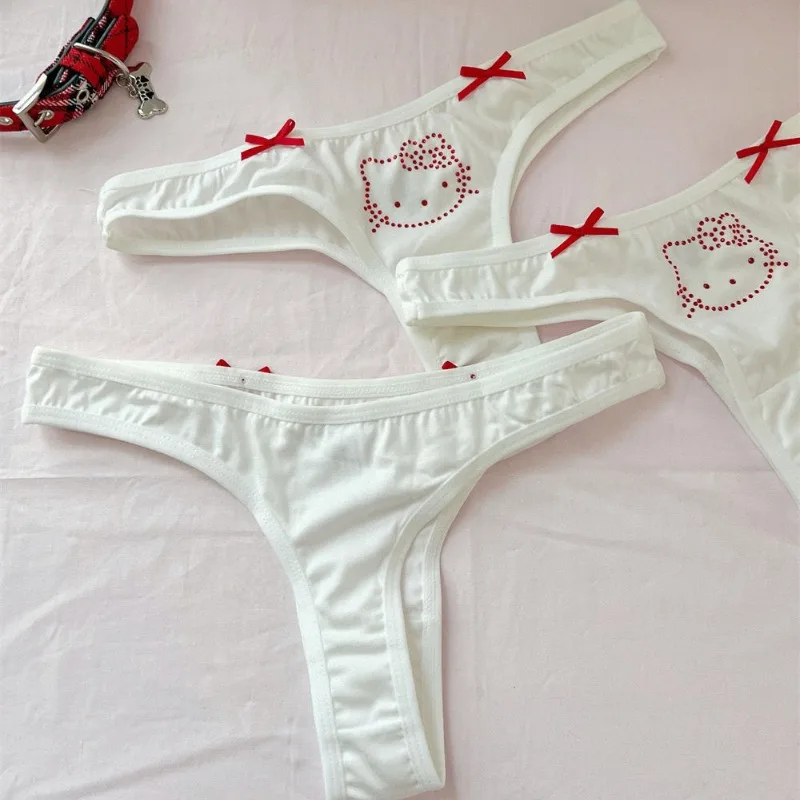 กางเกงชั้นในเซ็กซี่ลายการ์ตูน Hello Kitty ประดับเพชร ยี่ห้อซานริโอ้ เอวต่ำ ผ้าฝ้ายแท้ เหมาะสำหรับออกกำลังกาย ของขวัญน่ารักสำหรับสาวๆ