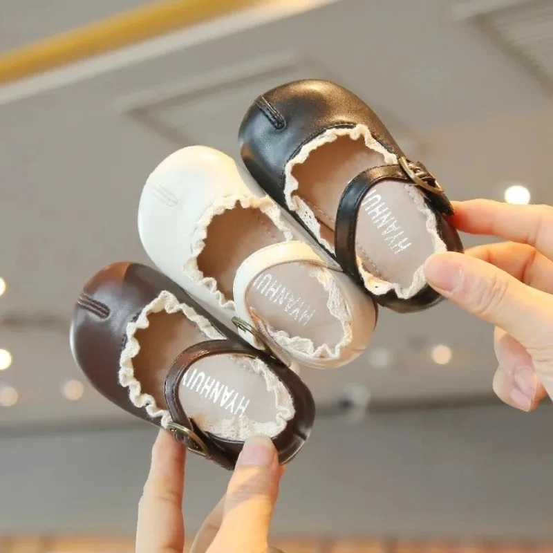 

Детские кожаные туфли-лоферы для девочек, новая корейская коллекция 2026 года, всесезонные, с мягкой подошвой, модные, нескользящие, для малышей