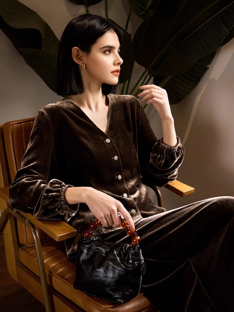 SuyaDream, camisas de terciopelo de seda para mujer, blusas elegantes con cuello en V, faldas largas de terciopelo, top primavera otoño 2026, marrón, negro