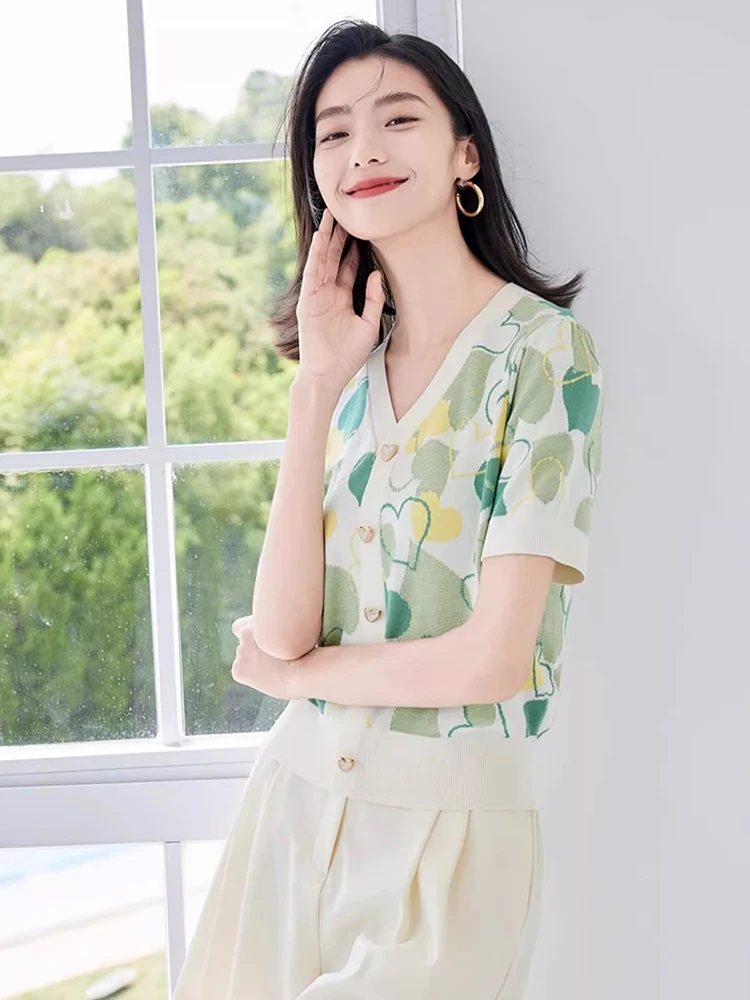 

Comfortable ort Sve Women's Knitwear Soft Plu Heart Pattern Design Summer Casual Commute Sle V-Ne Button Detail