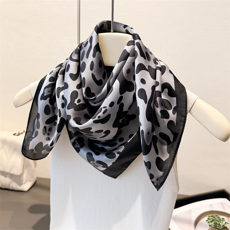 

Luxury Leopard Printed Scarves Women's Satin Scarf Spring and Summer Decorations Small Neckties Hairbands Bags