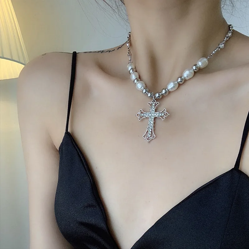Fashionable Trend, Sweet and Cool Artificial Diamond Cross Pendant, Gorgeous Pearl Hip-hop Collarbone Chain Necklace Gift
