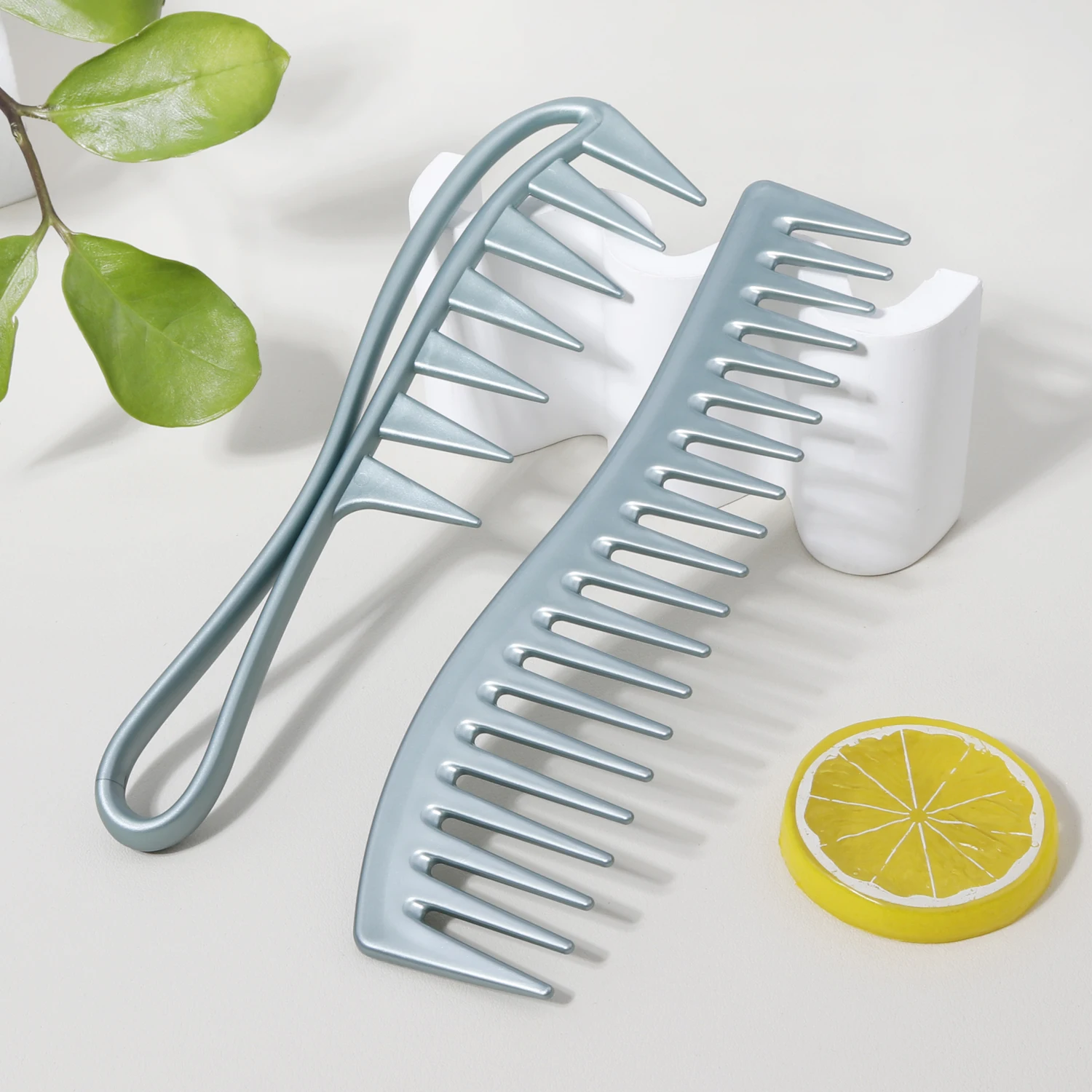 

2-piece comb set, oil head large tooth shaped comb, wide tooth comb tool, easy to comb,Special for real hair wigs