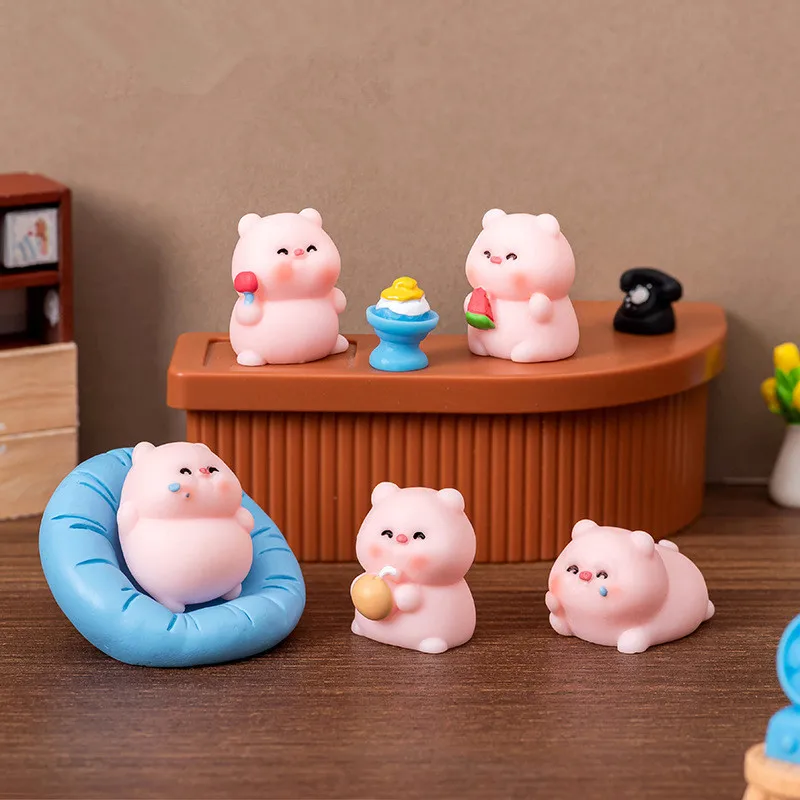 Figurines Miniatures Cute Cartoon Pig Desk Micro Landscape Ornaments For Home Decorations Room Decor DIY Dollhouse Accessories