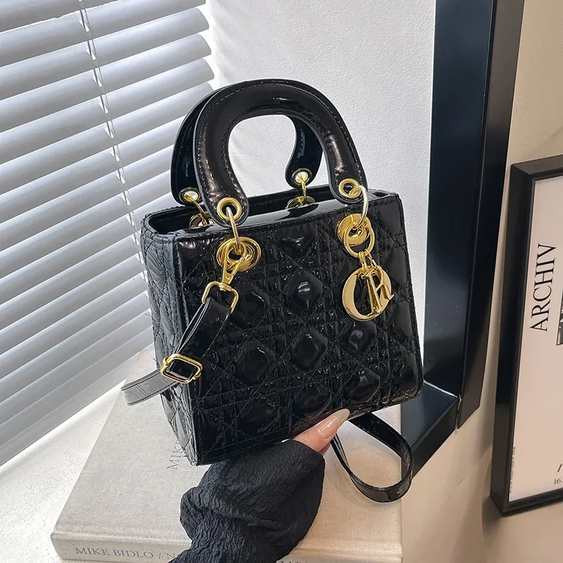 

Stylish Fashion Women's Leather Handbag Luxury Crossbody Bag Elegant Shoulder Tote For Daily Use